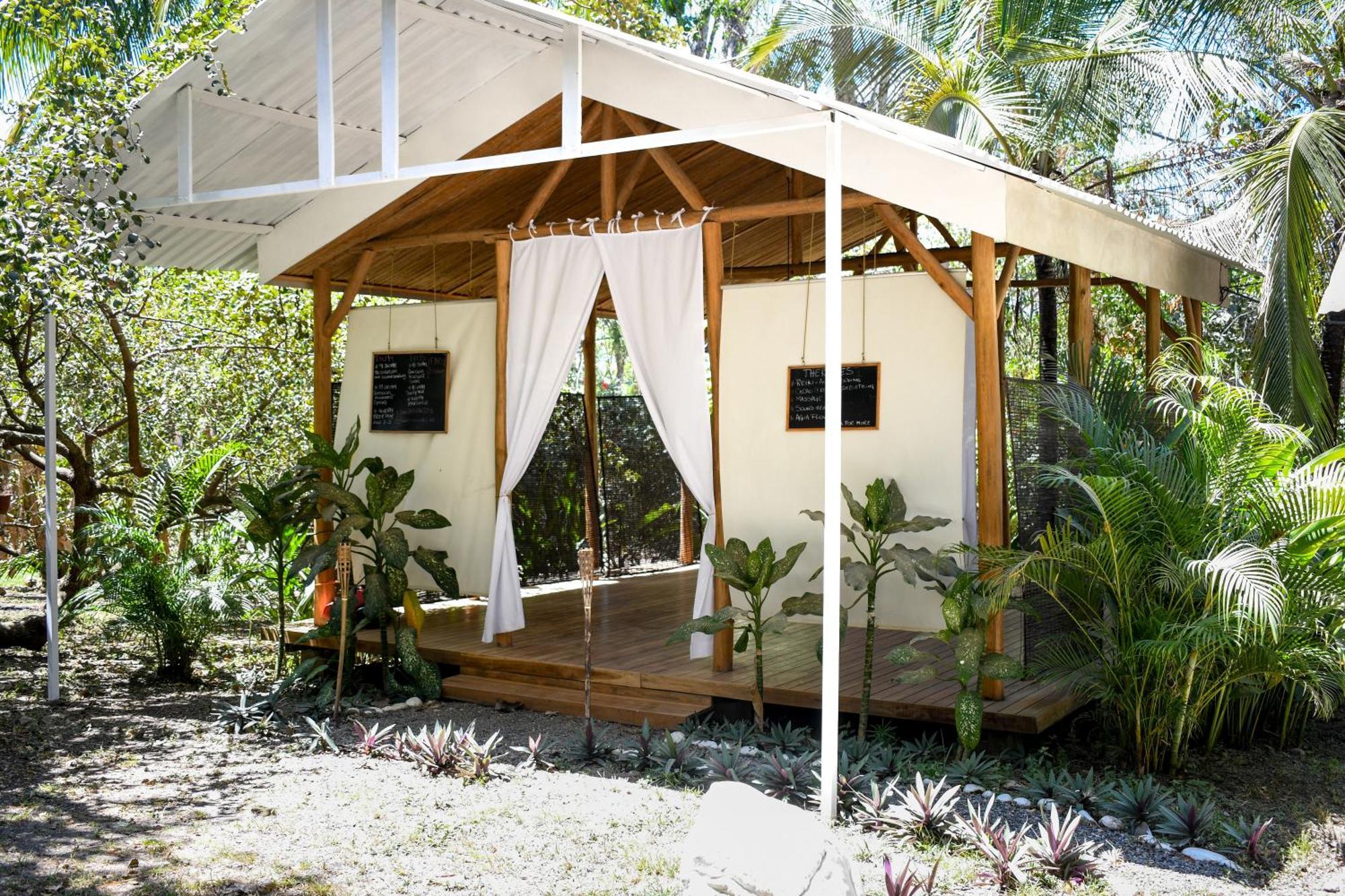 Cuatro Vientos Lodge & Apartments - Mal Pais, Costa Rica Playa Santa Teresa  Εξωτερικό φωτογραφία
