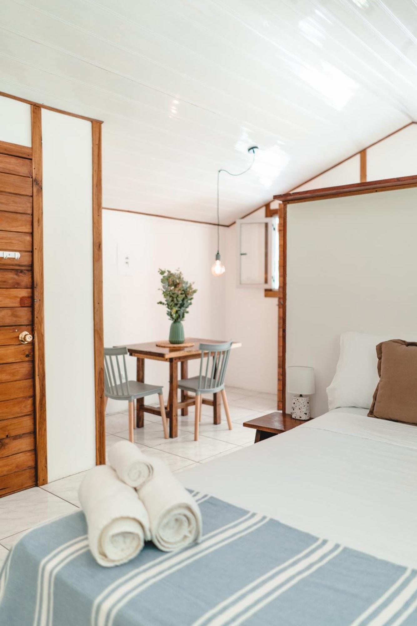 Cuatro Vientos Lodge & Apartments - Mal Pais, Costa Rica Playa Santa Teresa  Εξωτερικό φωτογραφία