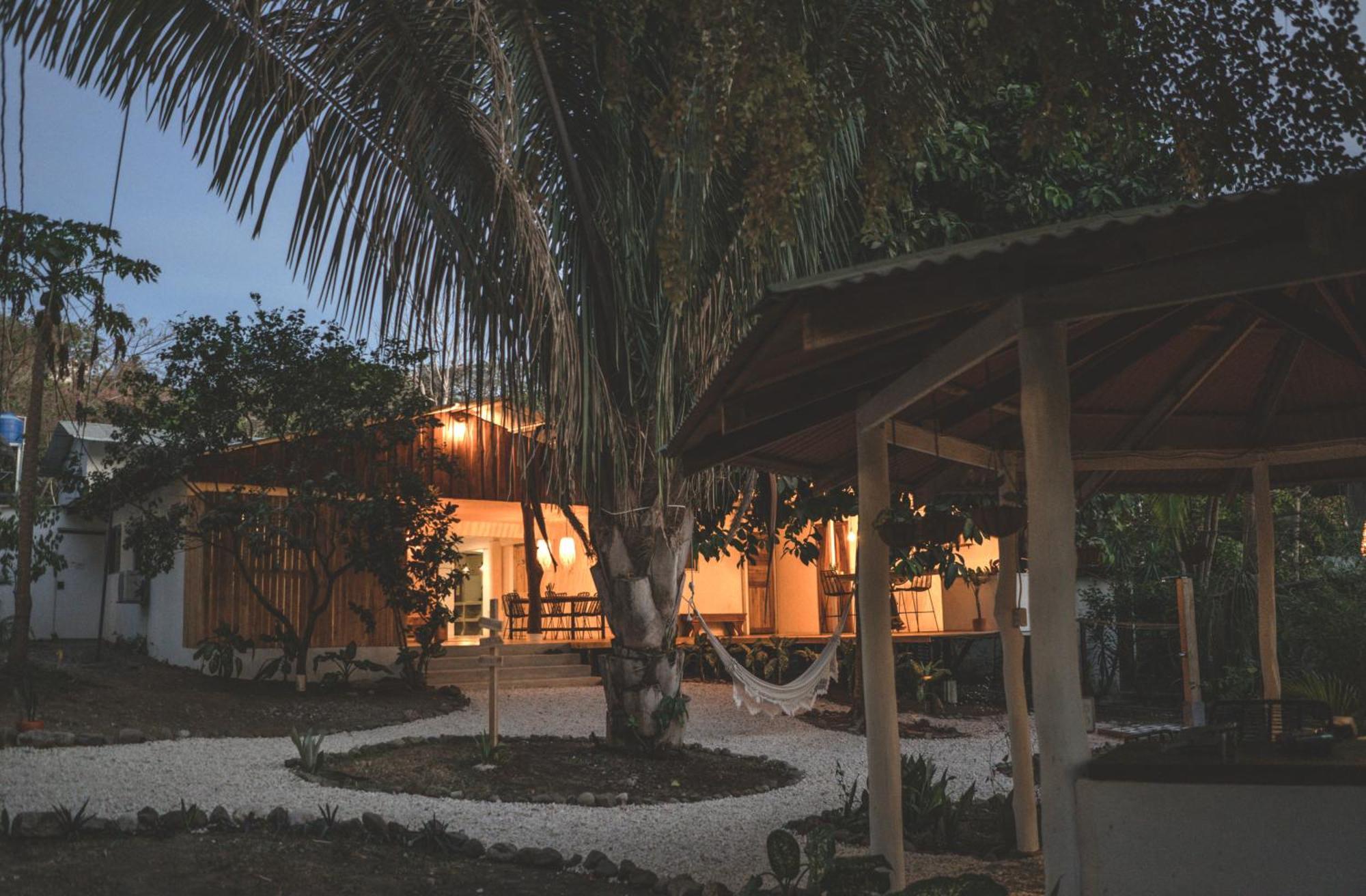 Cuatro Vientos Lodge & Apartments - Mal Pais, Costa Rica Playa Santa Teresa  Εξωτερικό φωτογραφία