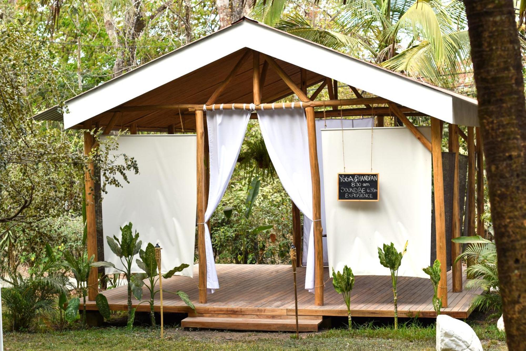 Cuatro Vientos Lodge & Apartments - Mal Pais, Costa Rica Playa Santa Teresa  Εξωτερικό φωτογραφία